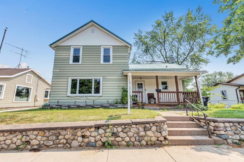520 S Union St, Shawano, WI 54166-2932