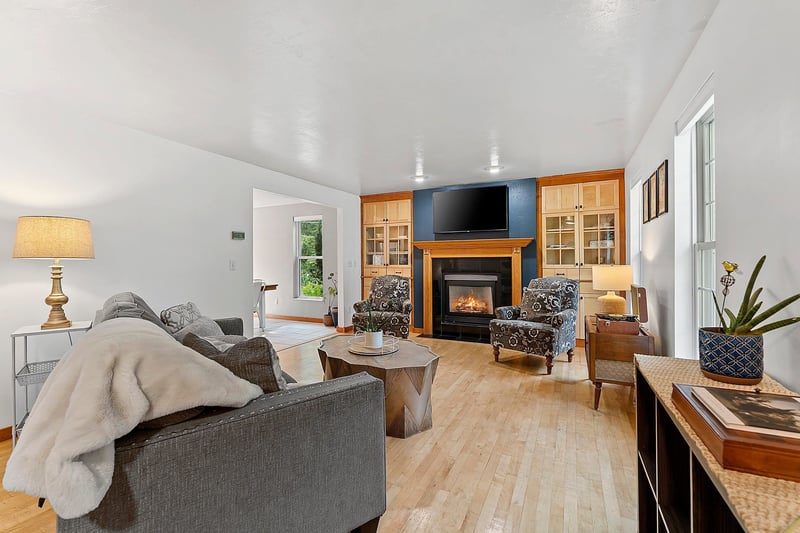 5036 Ronsman Rd, New Franken, WI 54229