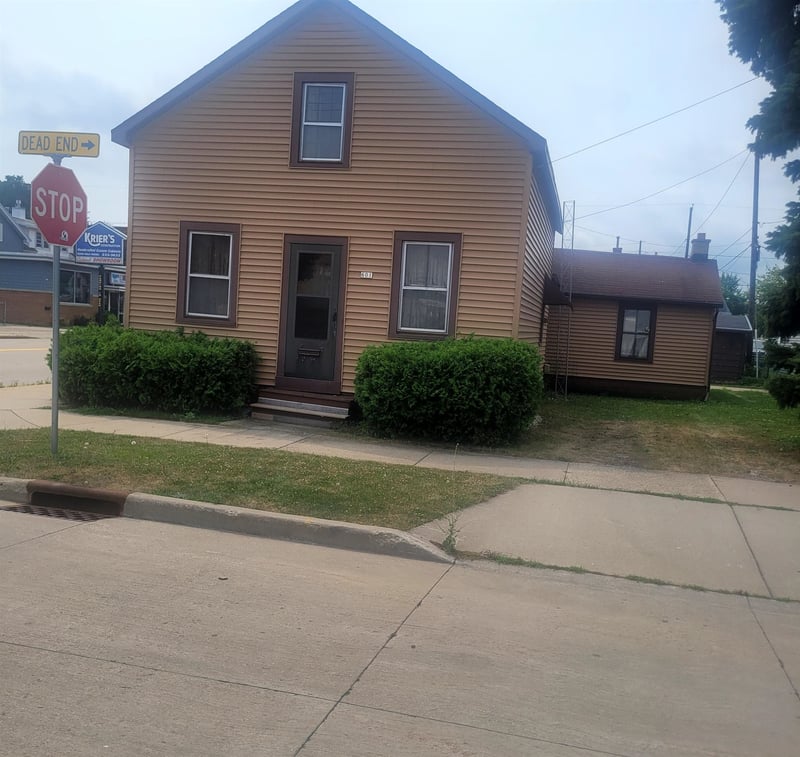 601 7th Ave, Oshkosh, WI 54902-5830