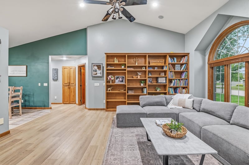 1569 Redstone Trl, Green Bay, WI 54313-3954