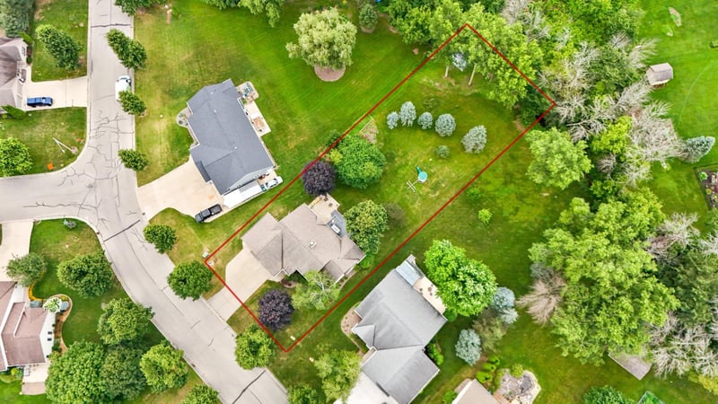 1569 Redstone Trl, Green Bay, WI 54313-3954