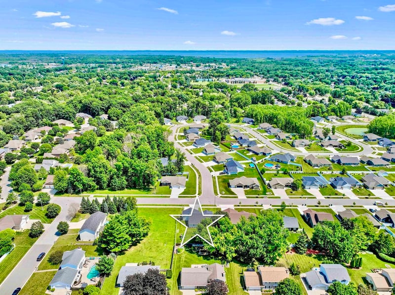 1285 Clementine Rd, Howard, WI 54313