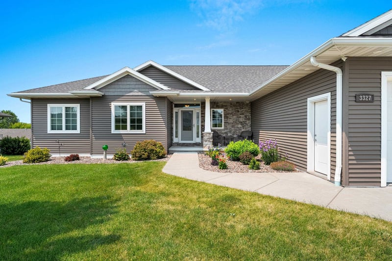 3327 Egret Dr, Green Bay, WI 54311