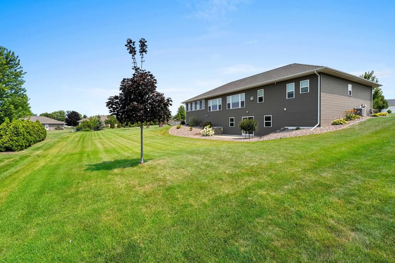3327 Egret Dr, Green Bay, WI 54311