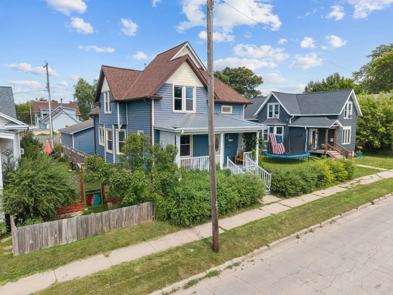 830 Christiana St, Green Bay, WI 54303-1642