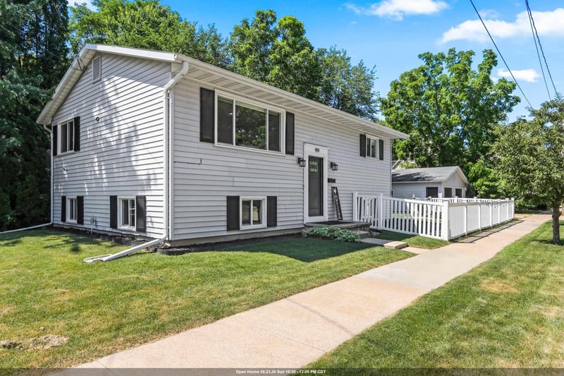 919 E Tennessee Ave, Oshkosh, WI 54901