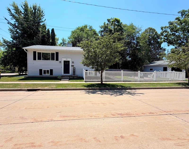 919 Tennessee Ave, Oshkosh, WI 54901