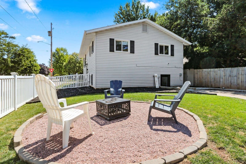 919 E Tennessee Ave, Oshkosh, WI 54901