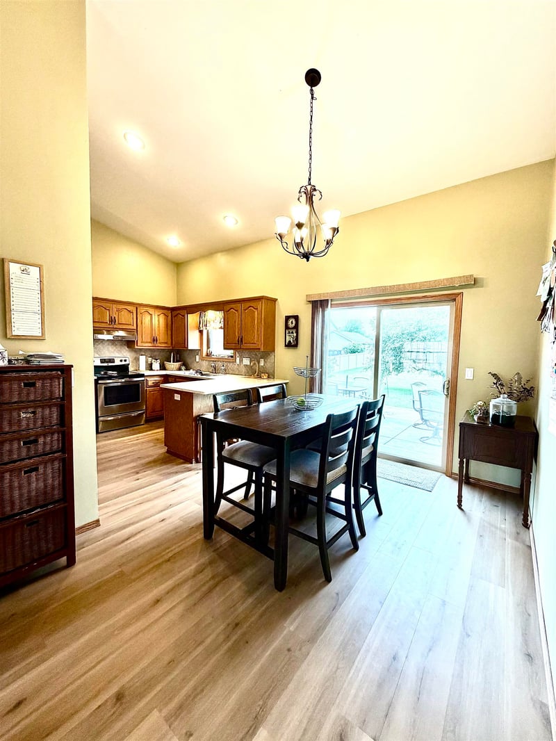 W5424 Red Clover Trl, Appleton, WI 54915-7290