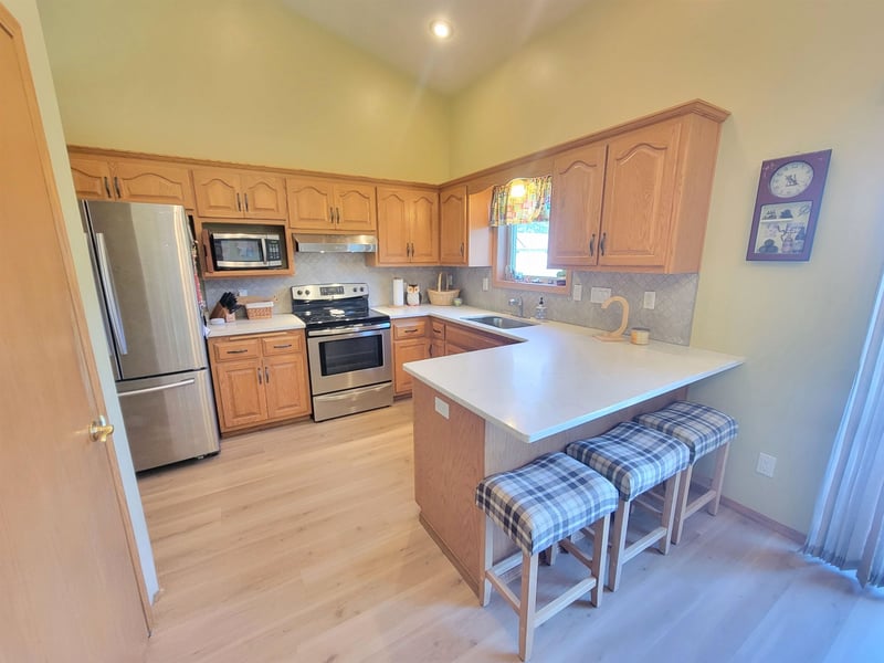 W5424 Red Clover Trl, Appleton, WI 54915-7290