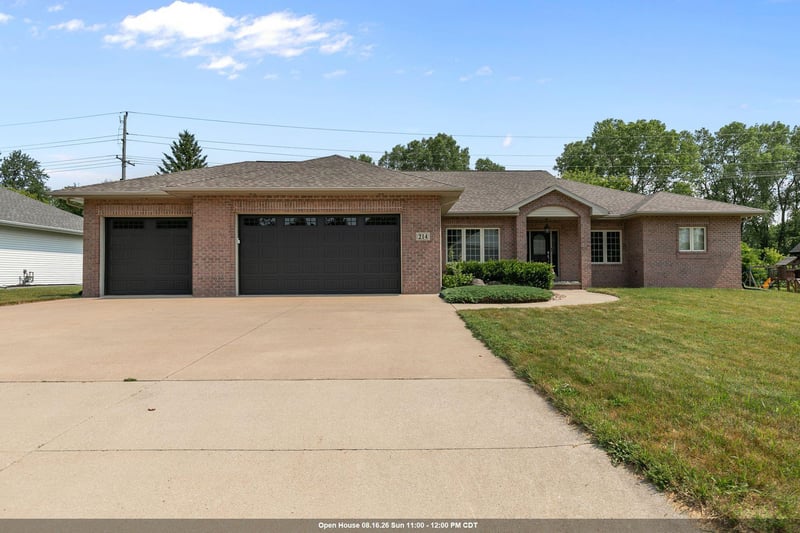 214 Brookwood Dr, Hortonville, WI 54944