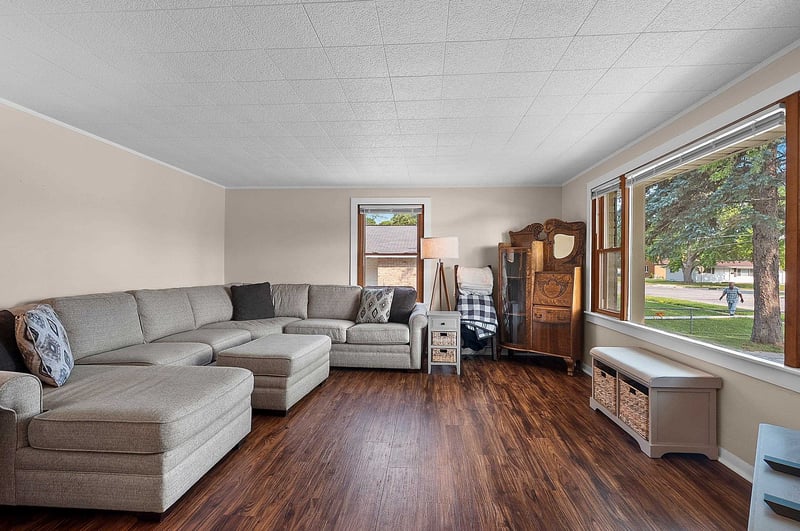 2116 Manitowoc Rd, Green Bay, WI 54302-3728