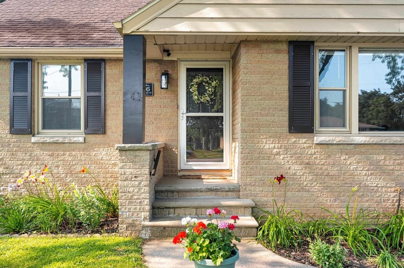 2116 Manitowoc Rd, Green Bay, WI 54302-3728