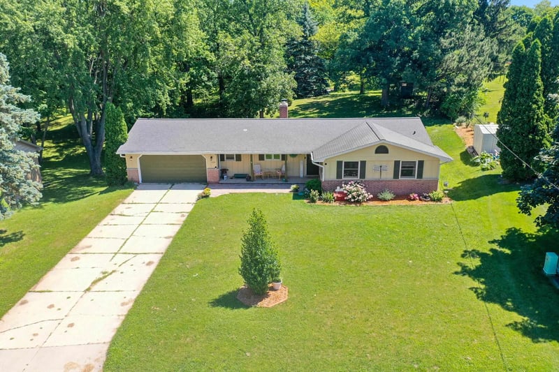 630 Mt Mary Dr, Green Bay, WI 54311-5810