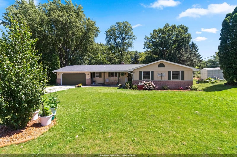 630 Mt Mary Dr, Green Bay, WI 54311-5810