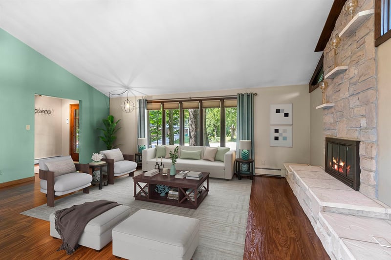 2424 Pinehurst Cir, Green Bay, WI 54302