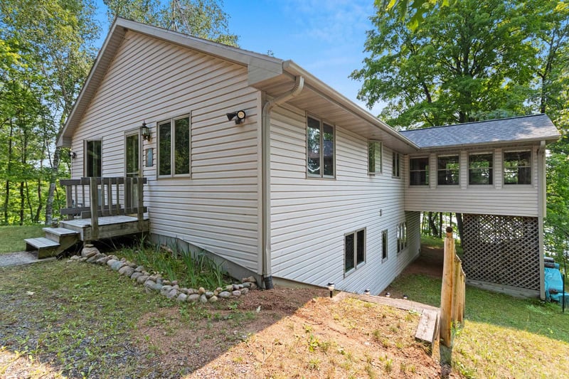 16304 Winslow Lake Ln, Mountain, WI 54149
