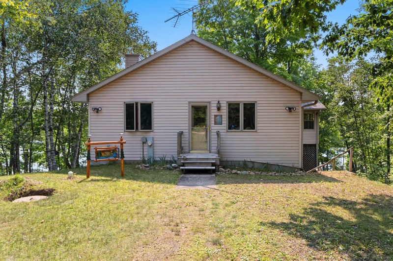 16304 Winslow Lake Ln, Mountain, WI 54149