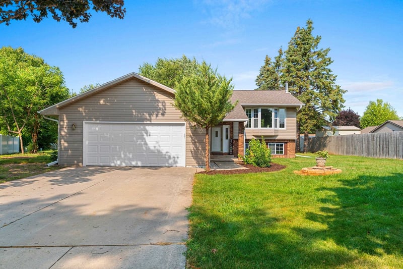 169 Prairie Ct, Appleton, WI 54915