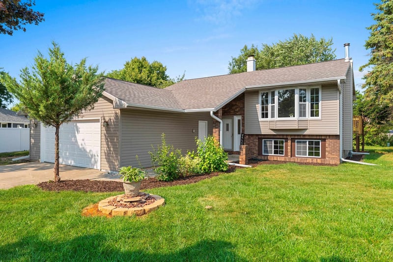 169 Prairie Ct, Appleton, WI 54915