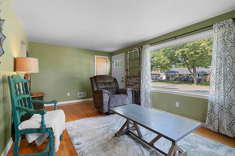 821 Gross Ct, Green Bay, WI 54304