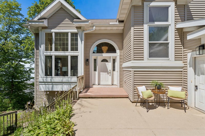5181 Edgewater Beach Rd, Green Bay, WI 54311