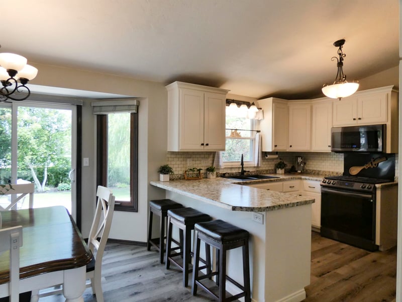 412 Dewey Decker Dr, Green Bay, WI 54313
