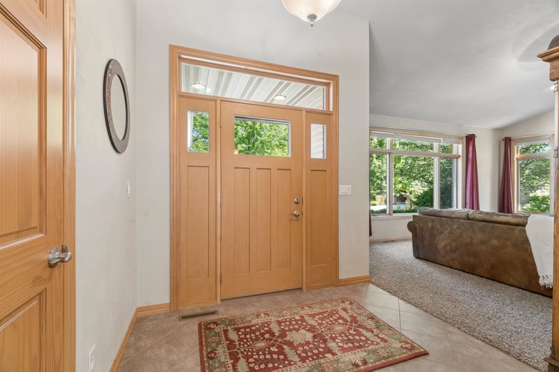 W7057 Forest Glen Ct, Greenville, WI 54942