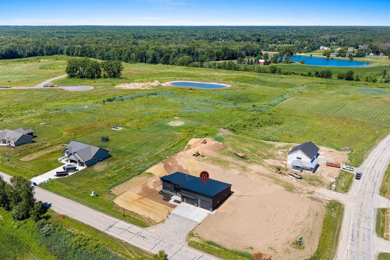 1810 Lost Trl, Suamico, WI 54313