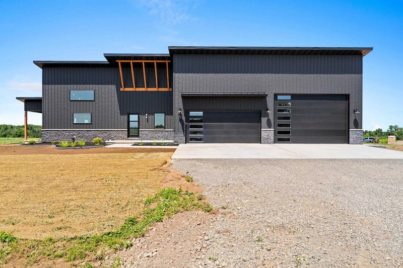 1810 Lost Trl, Suamico, WI 54313
