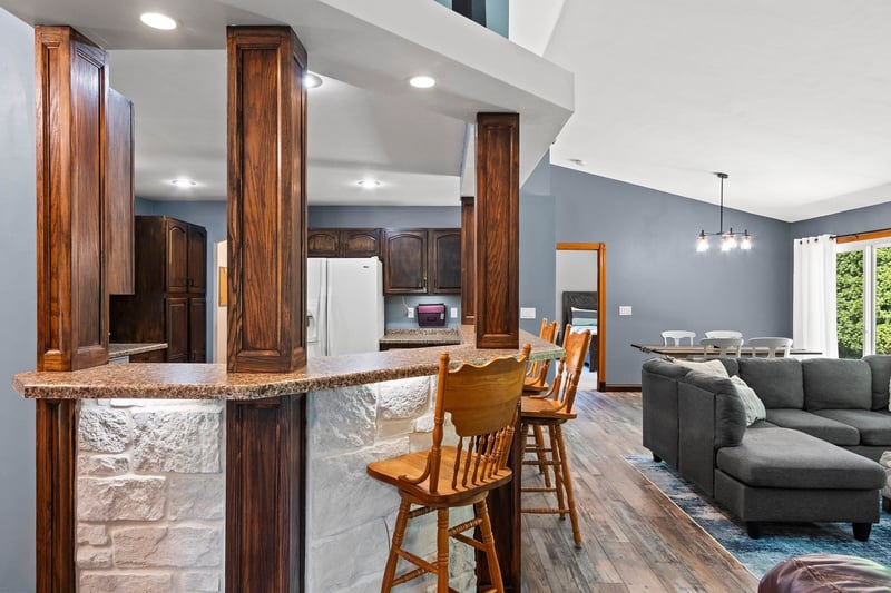 1270 Hannah St, Green Bay, WI 54303-1975