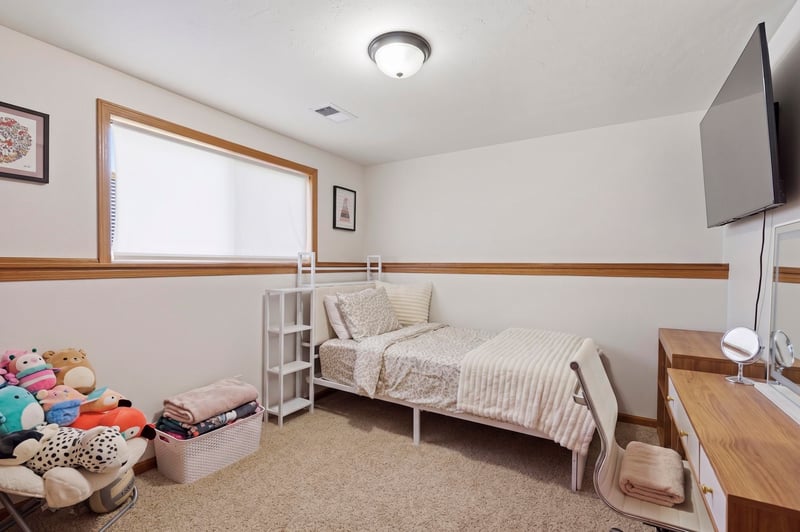 614 Reid St, De Pere, WI 54115