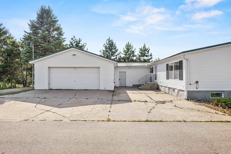 435 Swanke St, Tigerton, WI 54486-0000