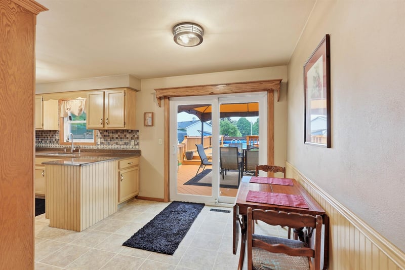 1786 Schaefer Cir, Appleton, WI 54915-4732