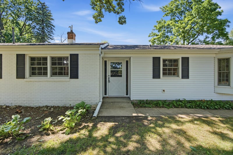 788 Fieldcrest Dr, Neenah, WI 54956