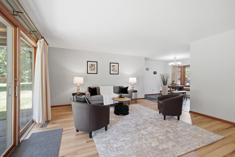 788 Fieldcrest Dr, Neenah, WI 54956