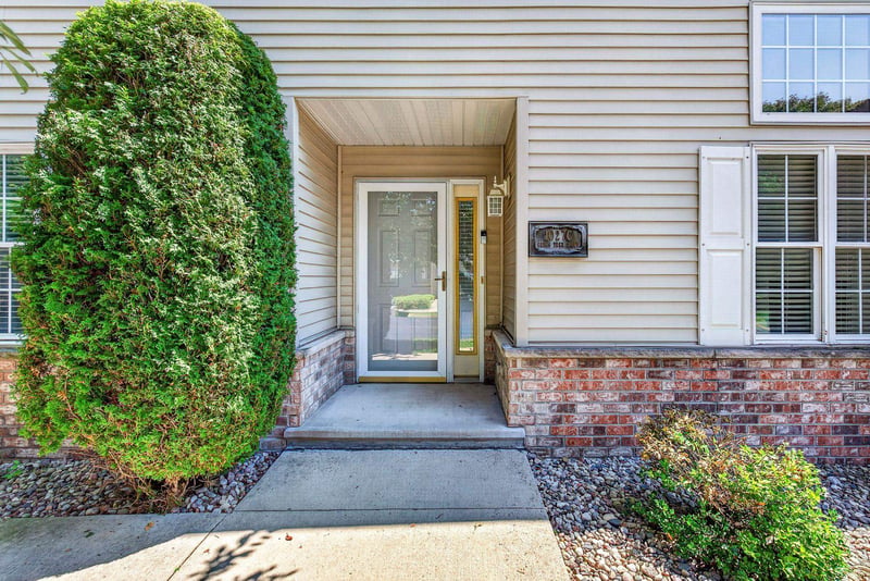 1027 Green Tree Ct, Appleton, WI 54915