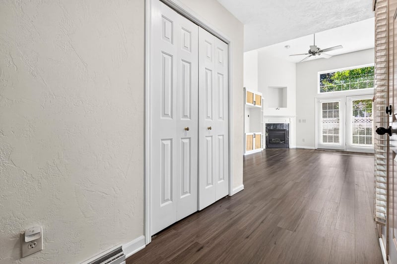 1027 Green Tree Ct, Appleton, WI 54915
