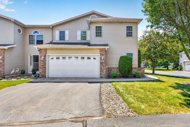 1027 Green Tree Ct, Appleton, WI 54915