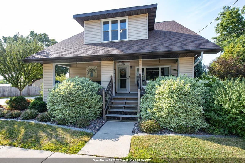 1007 Main St, Little Chute, WI 54140-2239