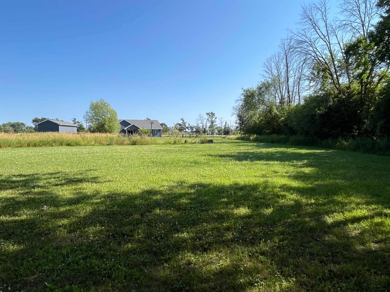 W6142 Wilz Ct, Menasha, WI 54952-9631