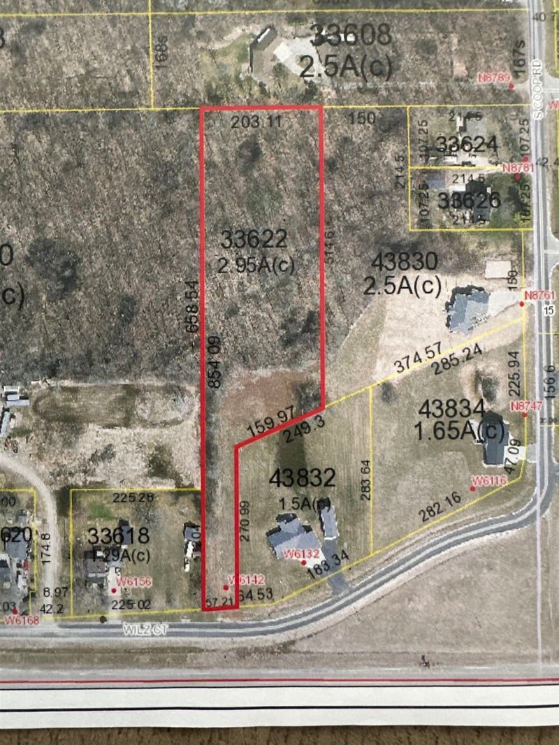 W6142 Wilz Ct, Menasha, WI 54952-9631