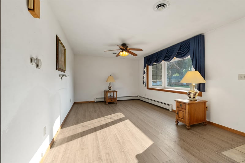 2461 Downy St, Green Bay, WI 54303-6261