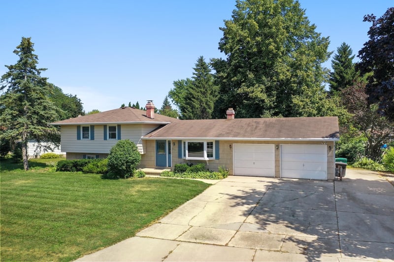 2461 Downy St, Green Bay, WI 54303-6261
