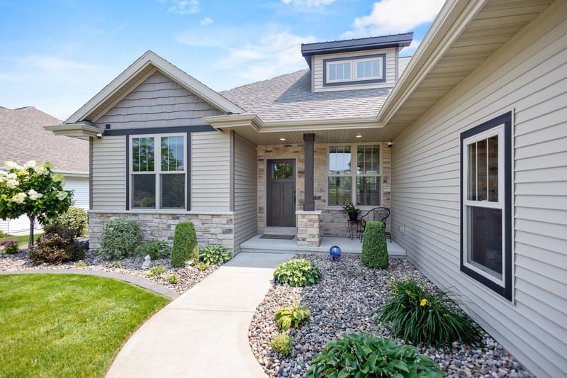 1638 Steiner Ln, Green Bay, WI 54313