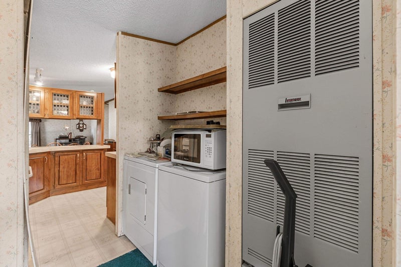 W5242 White Birch Rd, Shawano, WI 54166