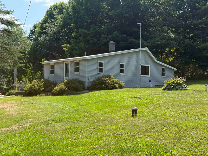 W15731 Dent Creek Rd, Tigerton, WI 54486-0000