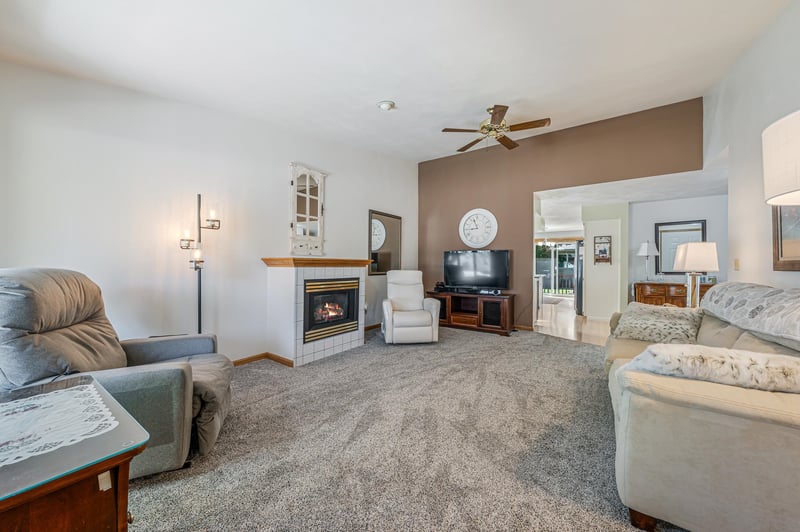 219 Parkside Ct, Kimberly, WI 54136-1316