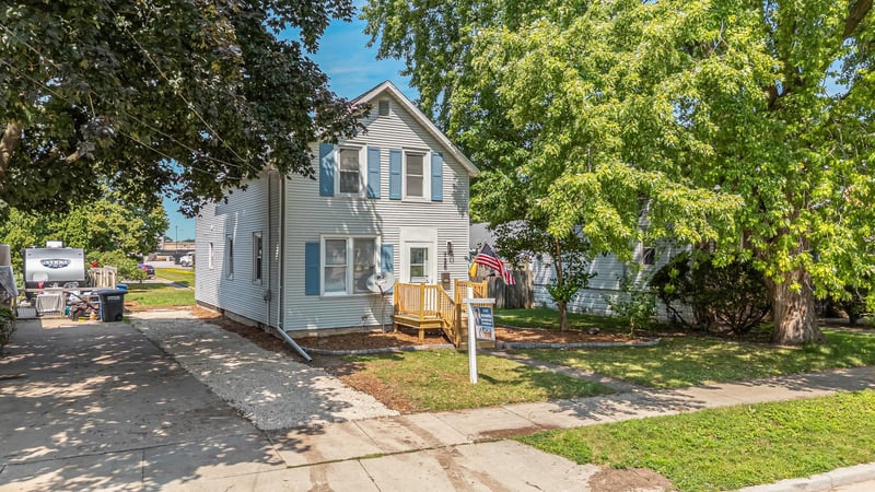 728 W 4th Ave, Oshkosh, WI 54901