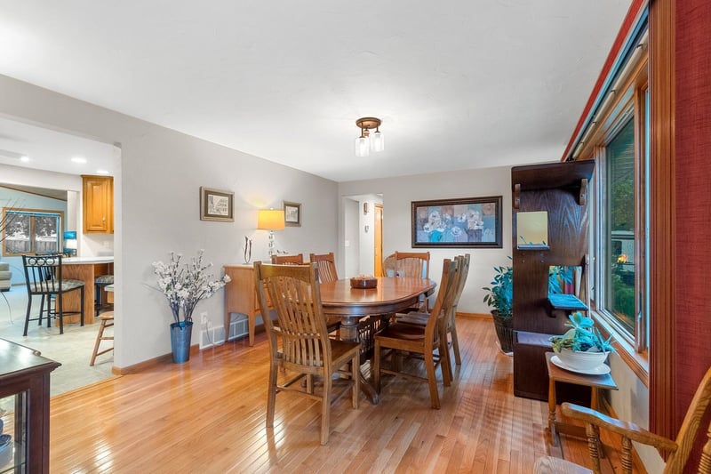 1135 Anchor St, Green Bay, WI 54313-7018